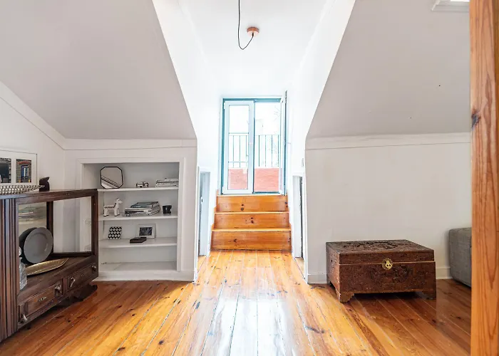 Third Floor Apartment At Graca Neighbourhood